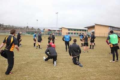 19.03.10 ... Newport Gwent Dragons players at Newport High School 