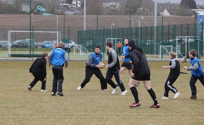 19.03.10 ... Newport Gwent Dragons players at Newport High School 