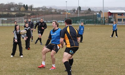 19.03.10 ... Newport Gwent Dragons players at Newport High School 