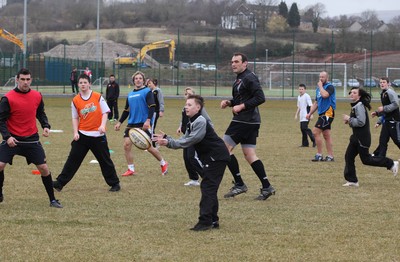 19.03.10 ... Newport Gwent Dragons players at Newport High School 