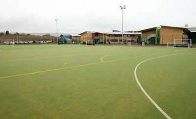 19.03.10 ... Newport Gwent Dragons players at Newport High School 