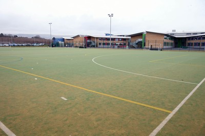 19.03.10 ... Newport Gwent Dragons players at Newport High School 