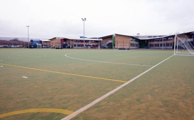 19.03.10 ... Newport Gwent Dragons players at Newport High School 