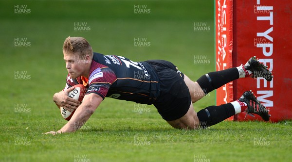 221016 - Dragons Premiership Select v Ealing - British & Irish Cup -Barney Nightingale of Dragons Premiership Select scores his first try