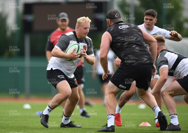 290721 - Dragons Rugby Training - Harry Fry