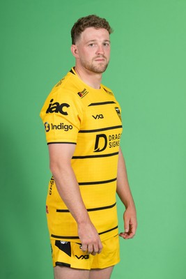 130826 - Dragons Headshots - Angus O’Brien