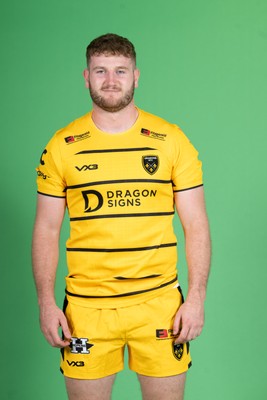 130826 - Dragons Headshots - Evan Minto