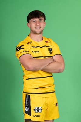 130826 - Dragons Headshots - Harri Ackerman
