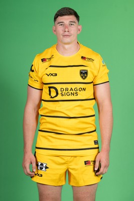 130826 - Dragons Headshots - Seb Davies