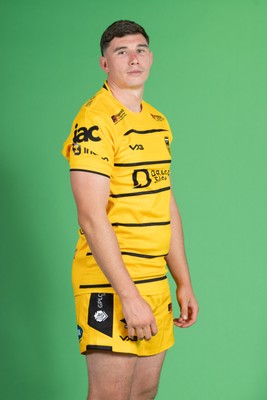 130826 - Dragons Headshots - Seb Davies