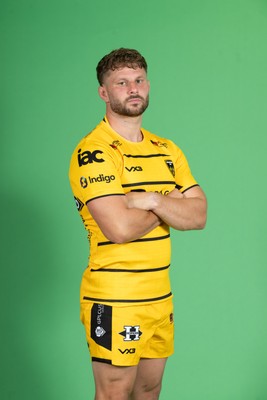 130826 - Dragons Headshots - Thomas Young