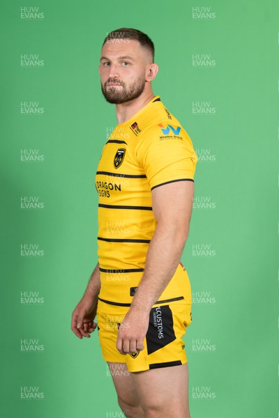 130826 - Dragons Headshots - Harri Keddie