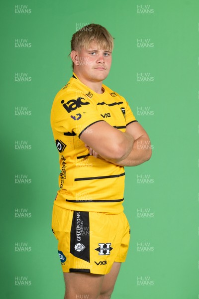130826 - Dragons Headshots - Sam Scarfe