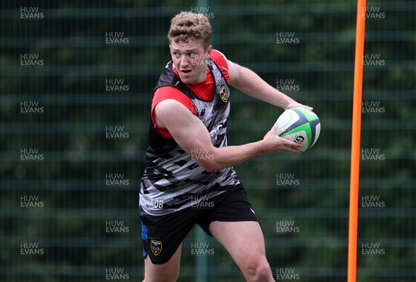 010722 - Dragons RFC Training - Angus O�Brien during training