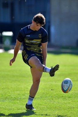 130525 - Dragons RFC Training - Ewan Rosser of Dragons