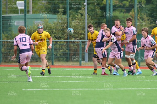 160826 - Dragons RFC U18 v Cardiff Rugby U18 - WRU Regional Age Grade Championship - Fin Evans of Cardiff begins an attacking phase