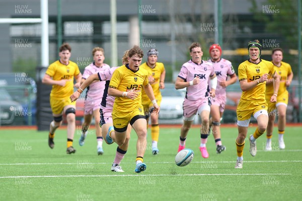 160826 - Dragons RFC U18 v Cardiff Rugby U18 - WRU Regional Age Grade Championship - George Broadbury of Dragons kicks ahead