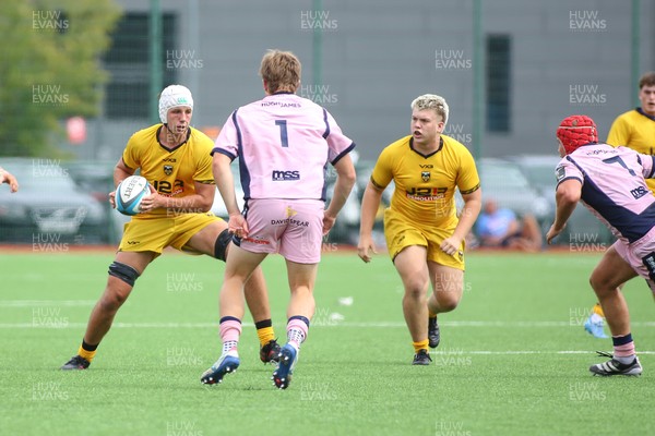 160826 - Dragons RFC U18 v Cardiff Rugby U18 - WRU Regional Age Grade Championship - Olly Beynon of Dragons takes on Mack Chalmers(1) and Alex Ballinger of Cardiff