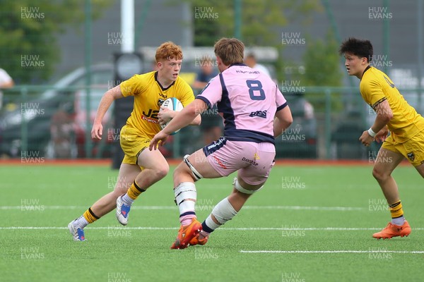 160826 - Dragons RFC U18 v Cardiff Rugby U18 - WRU Regional Age Grade Championship - Ellis Anderson of Dragons takes on Liam Williams of Cardiff