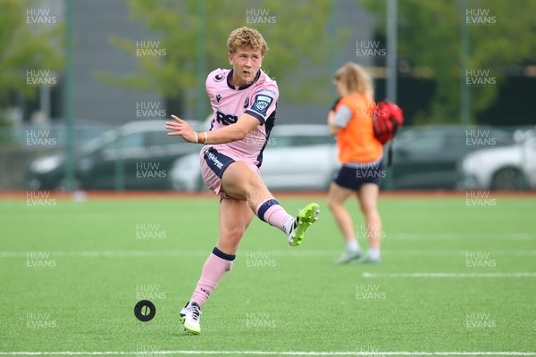 160826 - Dragons RFC U18 v Cardiff Rugby U18 - WRU Regional Age Grade Championship - Fin Britton of Cardiff kicks a goal