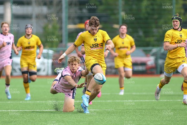 160826 - Dragons RFC U18 v Cardiff Rugby U18 - WRU Regional Age Grade Championship - George Broadbury of Dragons