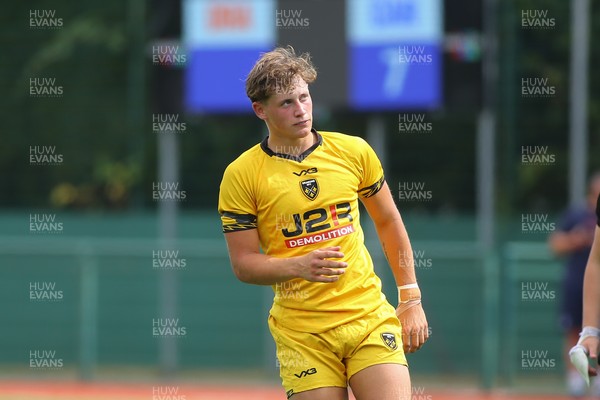 160826 - Dragons RFC U18 v Cardiff Rugby U18 - WRU Regional Age Grade Championship - Elliot Young of Dragons
