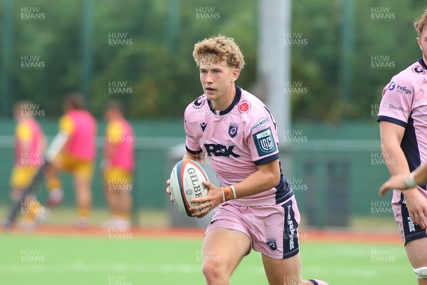 160826 - Dragons RFC U18 v Cardiff Rugby U18 - WRU Regional Age Grade Championship - Fin Britton of Cardiff