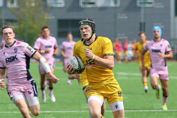 160826 - Dragons RFC U18 v Cardiff Rugby U18 - WRU Regional Age Grade Championship - Olly Morris of Dragons