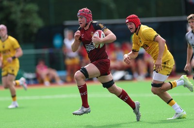 060926 - Dragons RFC U18 v RGC U18, WRU Regional Age Grade Championship - Gruff Glyn Jones of RGC breaks away to score try