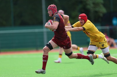060926 - Dragons RFC U18 v RGC U18, WRU Regional Age Grade Championship - Gruff Glyn Jones of RGC breaks away to score try