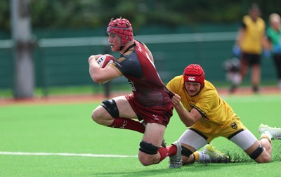 060926 - Dragons RFC U18 v RGC U18, WRU Regional Age Grade Championship - Gruff Glyn Jones of RGC breaks away to score try