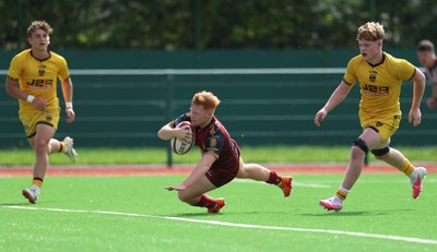 060926 - Dragons RFC U18 v RGC U18, WRU Regional Age Grade Championship - Eneas Parry Fink of RGC races in to score try
