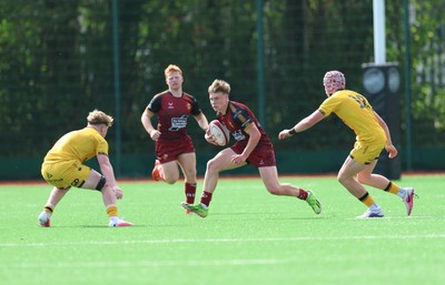 060926 - Dragons RFC U18 v RGC U18, WRU Regional Age Grade Championship - William Brock of RGC looks to attack