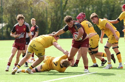 060926 - Dragons RFC U18 v RGC U18, WRU Regional Age Grade Championship - Frank Walton of RGC charges for the line