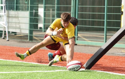 060926 - Dragons RFC U18 v RGC U18, WRU Regional Age Grade Championship - Dylan Cole of Dragons dives in for the second try of the second half