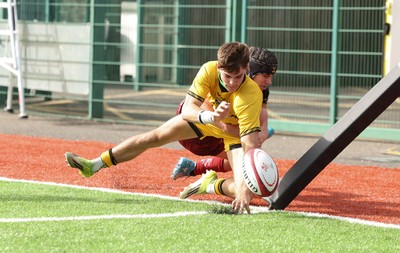 060926 - Dragons RFC U18 v RGC U18, WRU Regional Age Grade Championship - Dylan Cole of Dragons dives in for the second try of the second half