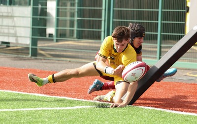 060926 - Dragons RFC U18 v RGC U18, WRU Regional Age Grade Championship - Dylan Cole of Dragons dives in for the second try of the second half