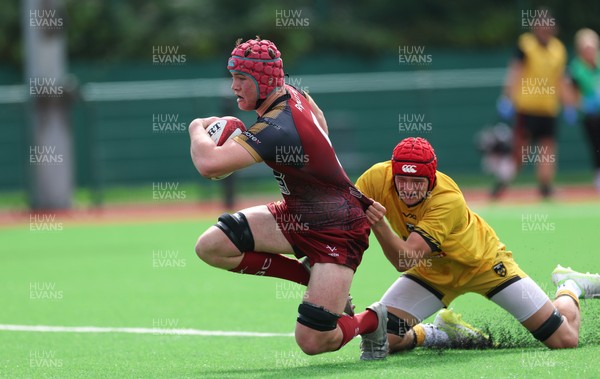 060926 - Dragons RFC U18 v RGC U18, WRU Regional Age Grade Championship - Gruff Glyn Jones of RGC breaks away to score try