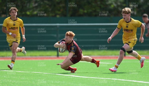060926 - Dragons RFC U18 v RGC U18, WRU Regional Age Grade Championship - Eneas Parry Fink of RGC races in to score try