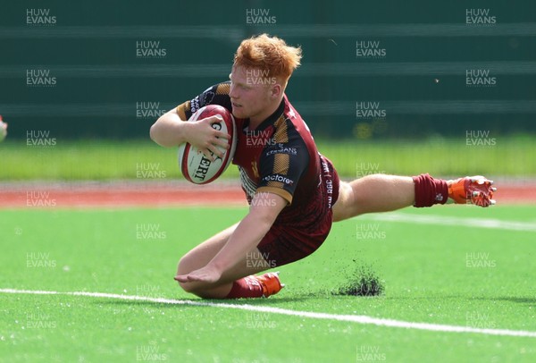 060926 - Dragons RFC U18 v RGC U18, WRU Regional Age Grade Championship - Eneas Parry Fink of RGC races in to score try