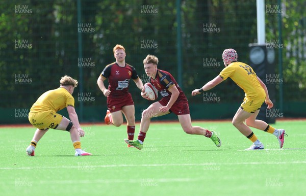 060926 - Dragons RFC U18 v RGC U18, WRU Regional Age Grade Championship - William Brock of RGC looks to attack