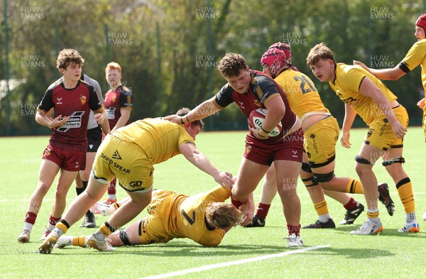 060926 - Dragons RFC U18 v RGC U18, WRU Regional Age Grade Championship - Frank Walton of RGC charges for the line