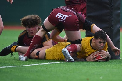 250126 - Dragons RFC U18 v RGC U18 - Elliot Bevan of Dragons scores a try