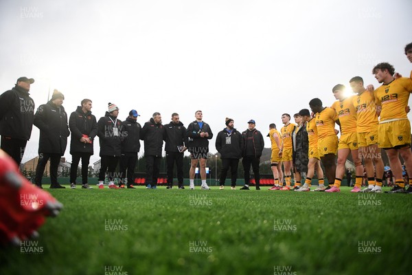 250126 - Dragons RFC U18 v RGC U18 - Dragons huddle at full time
