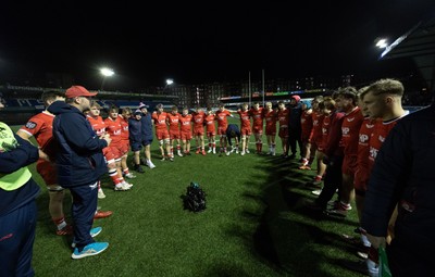 120226 - Dragons RFC U18 v Scarlets U18, WRU Regional Age Grade Championship 3rd and 4th place play off - The Scarlets team huddle up at the end of the match