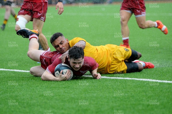 140925 - Dragons RFC U18 v Scarlets U18 - Rhys Jones of Scalets scores a try