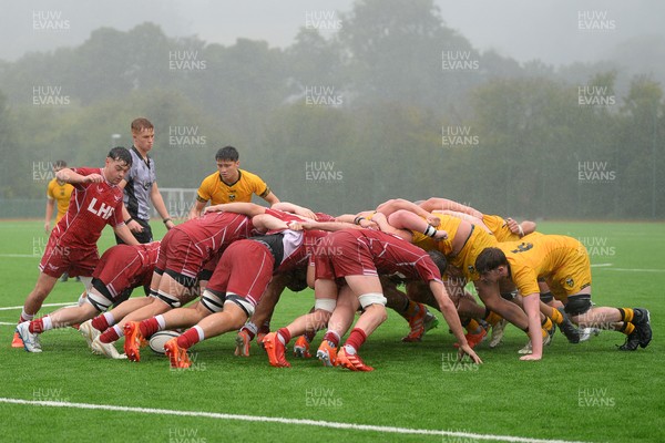 140925 - Dragons RFC U18 v Scarlets U18 - Dragons scrum