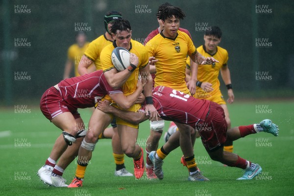 140925 - Dragons RFC U18 v Scarlets U18 - Brogan Leary of Dragons