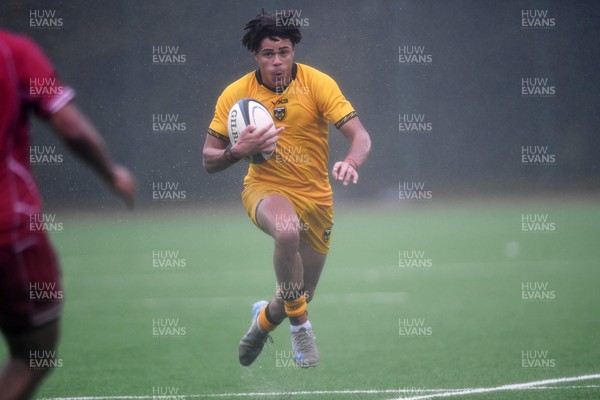 140925 - Dragons RFC U18 v Scarlets U18 - Theo Mckerrow of Dragons