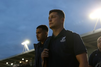 171025 - Dragons RFC v Cardiff Rugby - United Rugby Championship - Callum Sheedy of Cardiff arrives at the ground